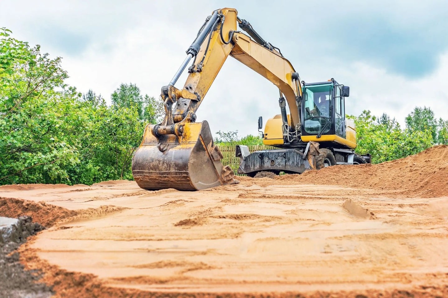 Excavation précise pour projets d’agrandissement.