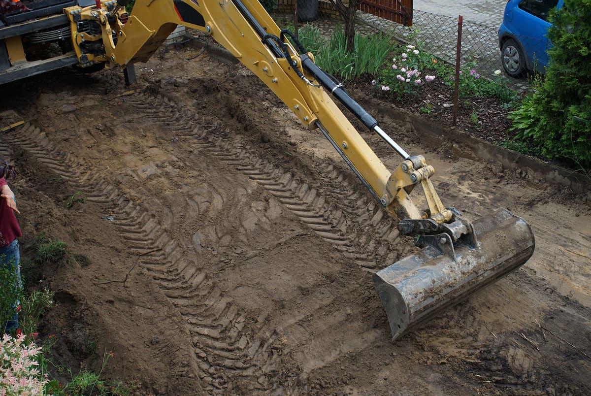 Amélioration du drainage et de la stabilité du sol.